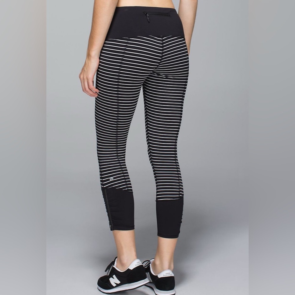 Runday Crop Medium Rise Parallel Stripe